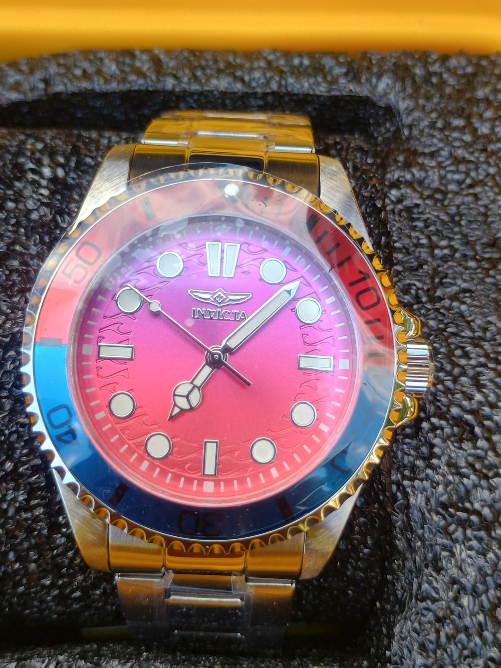50937 - INVICTA Pro Diver Men 43mm Stainless Steel Steel Red+Purple+Gradient dia